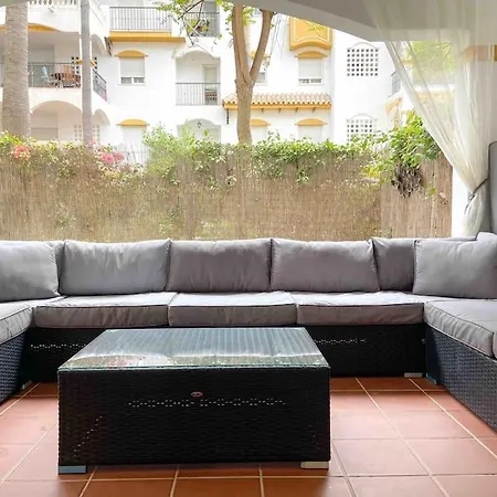 Apartment Luxurious 2 Bedroom Apartment, Puerto Banus, Two Beautifull Swimmingpools