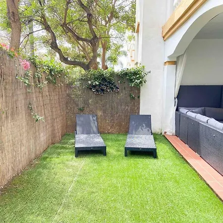 Luxurious 2 Bedroom Apartment, Puerto Banus, Two Beautifull Swimmingpools